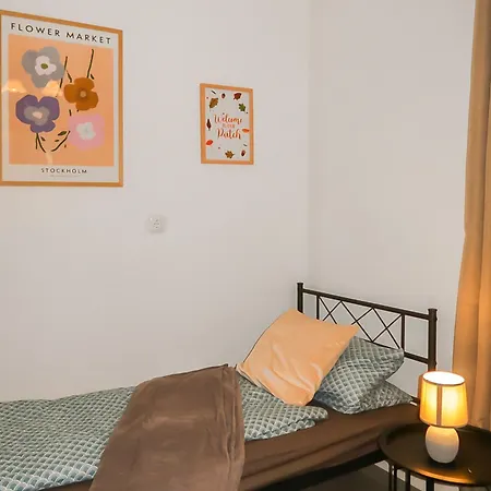 公寓 Helle Geraeumige 80 Qm - 5 Min Von - Self Check-in 弗里德伯格