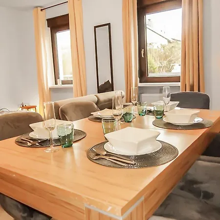 Helle Geraeumige 80 Qm - 5 Min Von - Self Check-in